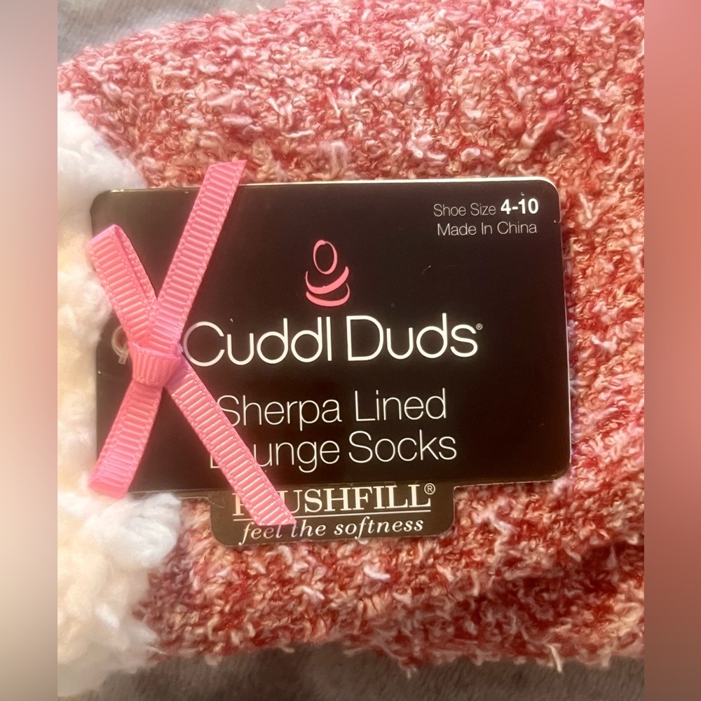 Cuddl Duds Sherpa Lounge Socks Red Plush Cozy NWT Womens 4-10 - Picture 2 of 4